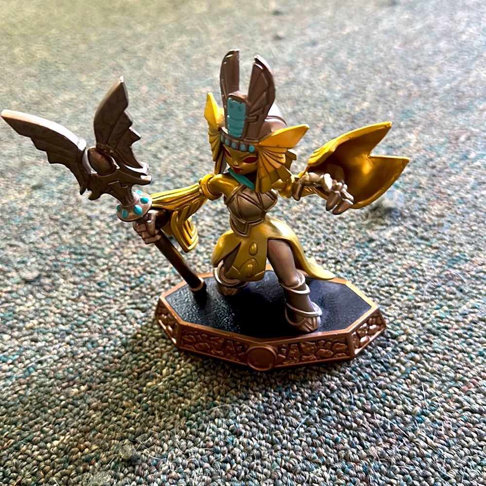 Golden Queen sensei skylander